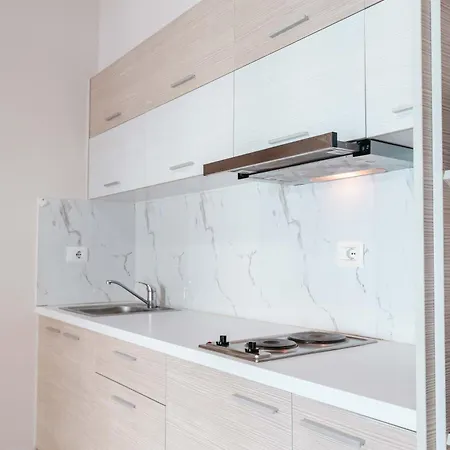 Franklin Premium Sarandë