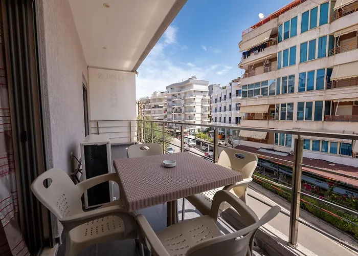 Franklin 公寓式酒店 Sarandë