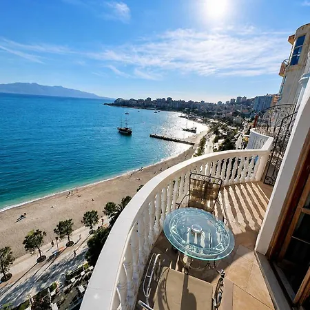 Hotel Monte Cristo Castle With Rooftop Pool Sarandë