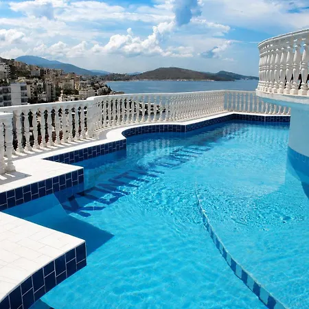 Hotel Monte Cristo Castle With Rooftop Pool